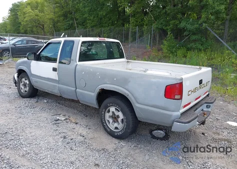 2001 Chevrolet S-10 z USA, uszkodzony, nr VIN 1GCDT19W318221570